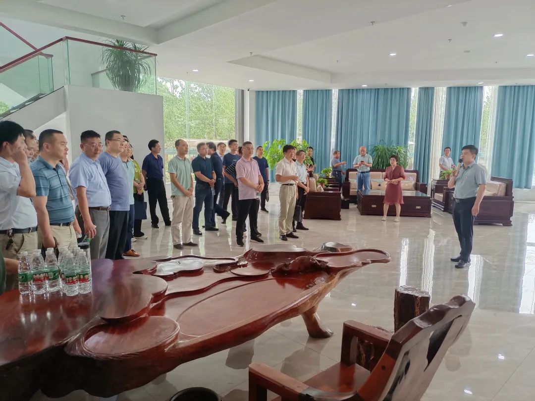 熱烈歡迎干部培訓(xùn)班學(xué)員來(lái)我司參觀學(xué)習(xí)